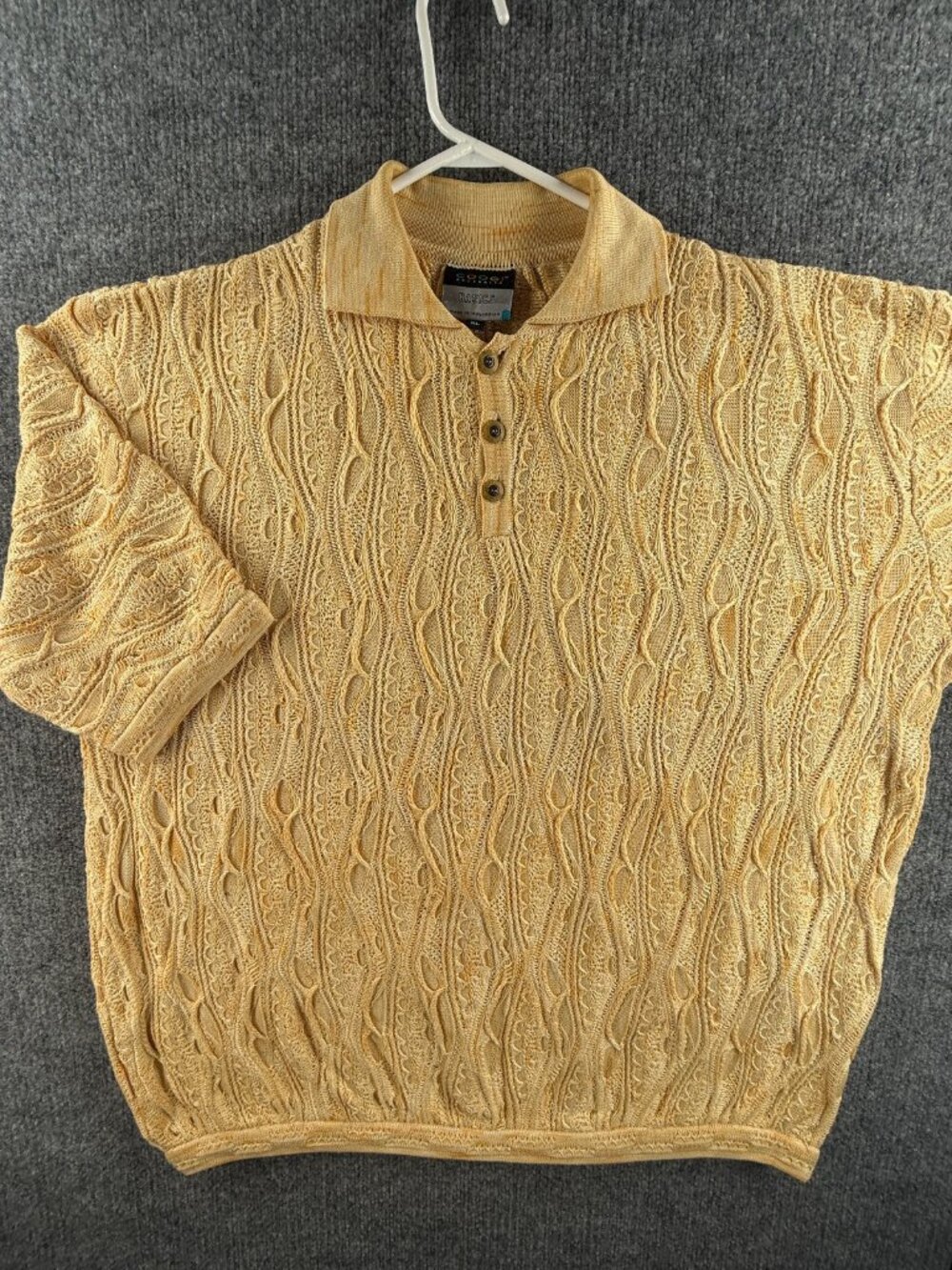 Coogi 3D Knit Short Sleeve Geometric Collared Gold Pullover Mens Sweater XL